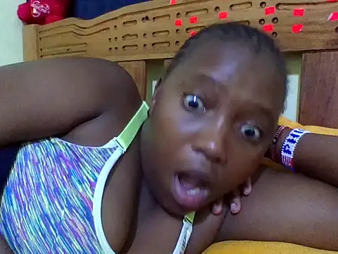 Roseroca33 Chat XXX in diretta