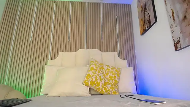 XXX chat uživo modela AdrianStark_