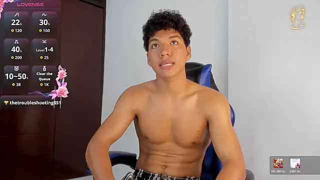 Maximiliano_Young Adlı Modelin Canlı XXX Sohbeti
