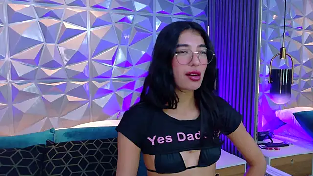 AdelineJhones 现场XXX聊天