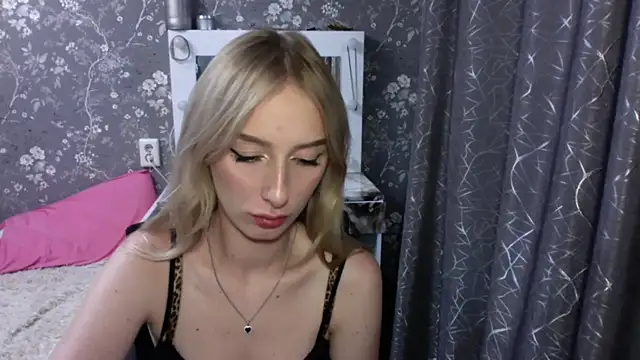 JennaLomeri's Live XXX Chat