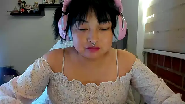 Chat XXX en directo de Shaddycute_