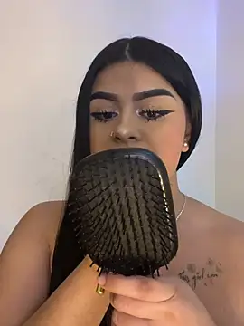 Kariina__69's Live XXX Chat
