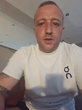 XXX chat uživo modela Tony88hgh