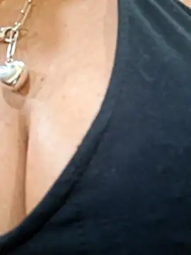 Chatroom XXX en direct de BeautifulMeFire23