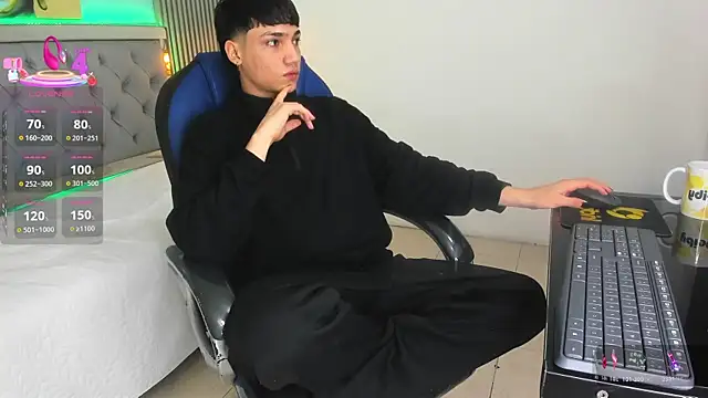 SamBlack_ élő XXX-chatje