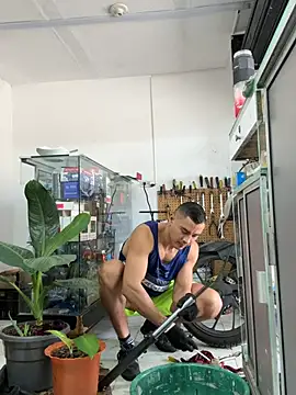 Paul22cm- Live XXX Chat