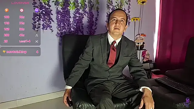 GreisyAndHazzan's Live XXX Chat