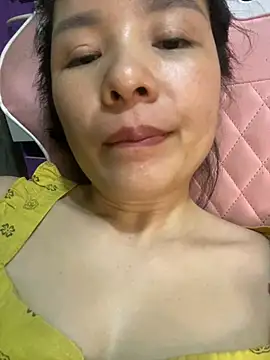 Chat +18 de Ivy_Trix2 ao vivo