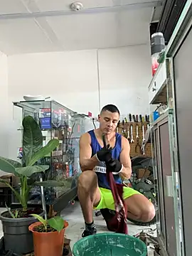 Paul22cm- – Naživo XXX chat