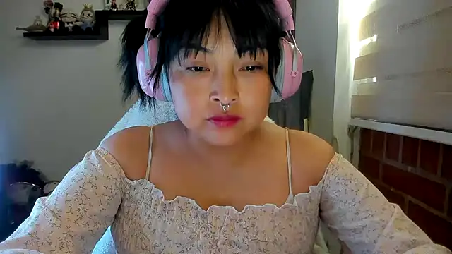 Czat XXX na żywo – Shaddycute_