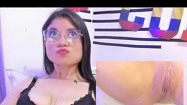 Chatroom XXX en direct de LindaCatalina_