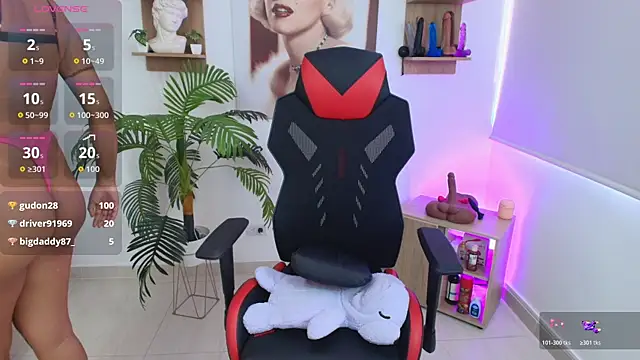 Chat +18 de SALOOMEE__ ao vivo