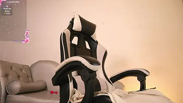 XXX chat uživo modela Velvet_Raze
