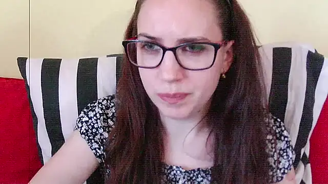 Chatroom XXX en direct de EmilyHotAngel