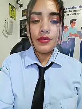 Chatroom XXX en direct de MAYE__13