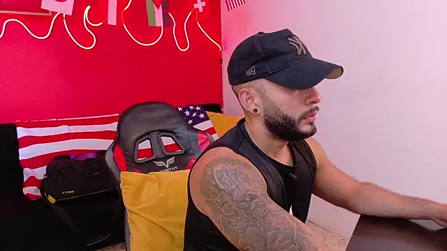 Mike_savage3 Chat XXX in diretta
