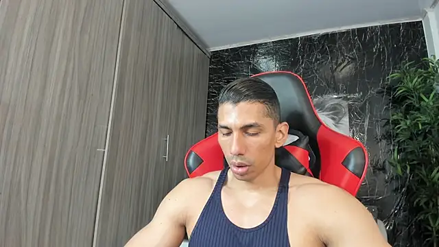 Erik_castle Adlı Modelin Canlı XXX Sohbeti