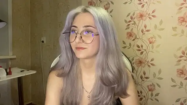 WhitePowerGirl: онлайн-секс-чат