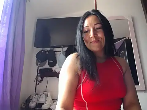 Laura_martin_: онлайн-секс-чат