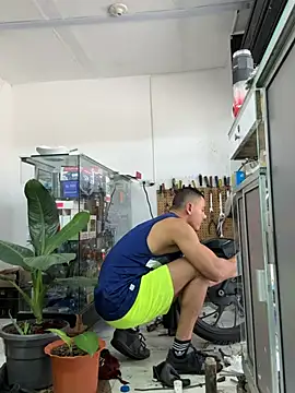XXX chat uživo modela Paul22cm-