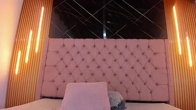 دردشة AinaPink الجنسية المباشرة