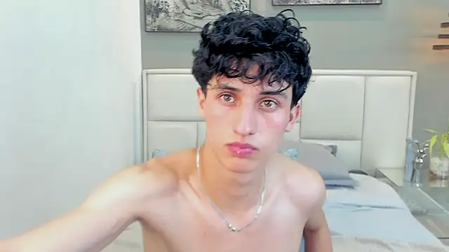 thom_ames' Live XXX Chat