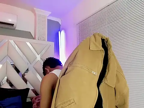 Chat +18 de nova_mitchell7 ao vivo