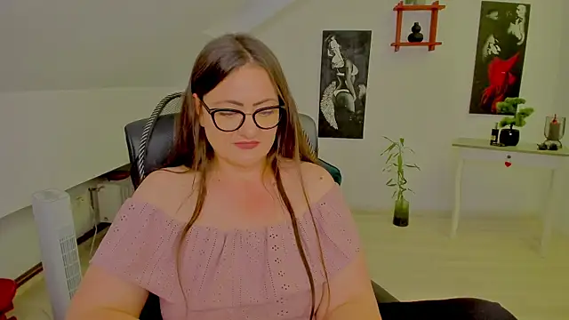 MistressDarrah Chat XXX in diretta