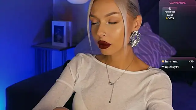 Alaska_Lane's Live XXX Chat