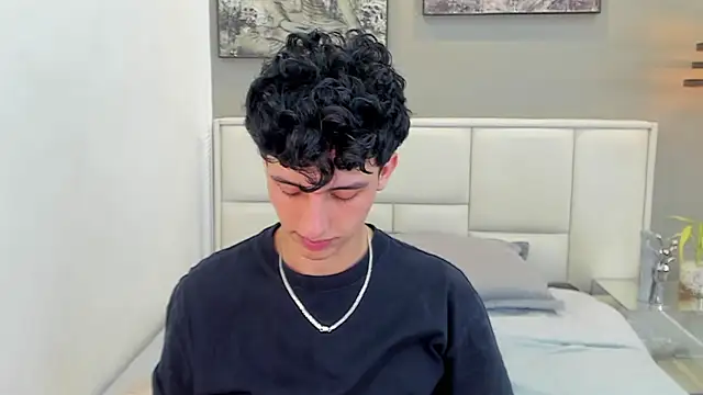 thom_ames Chat XXX live