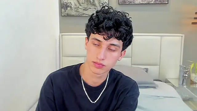 XXX chat uživo modela thom_ames