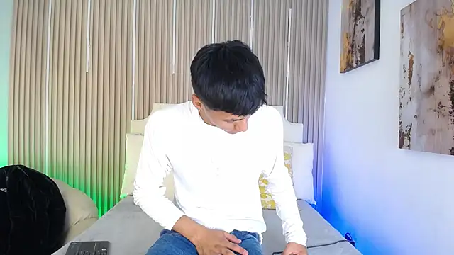 Živý XXX chat AdrianStark_