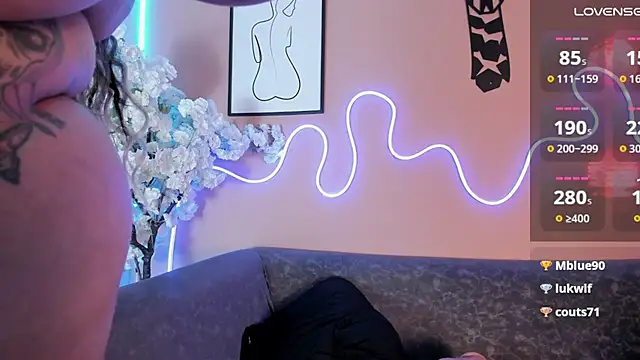Онлайн чат XXX karo_linee1