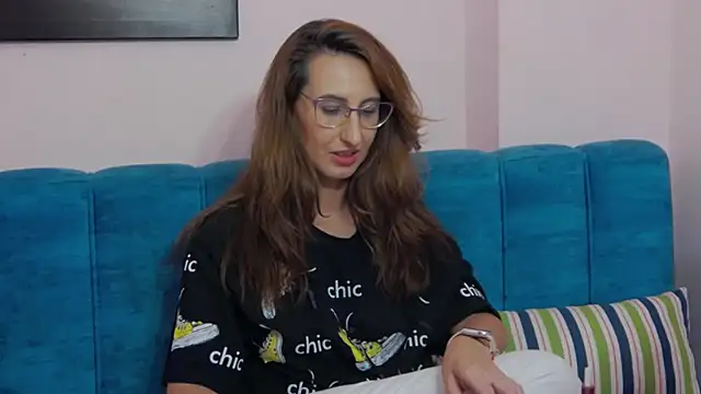 LysAd Adlı Modelin Canlı XXX Sohbeti