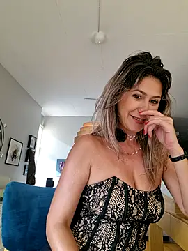Czat XXX na żywo – CelynaRoss