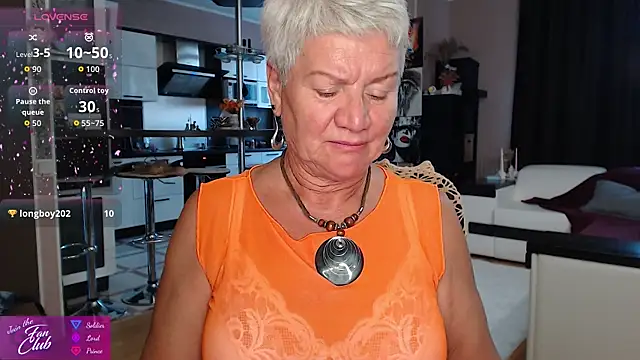 Chatroom XXX en direct de roxana_brooks