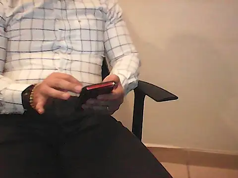 Kalel17073's Live XXX Chat