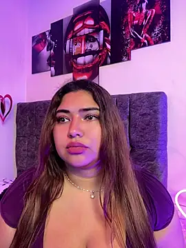 Živý XXX chat CurvyLolaX