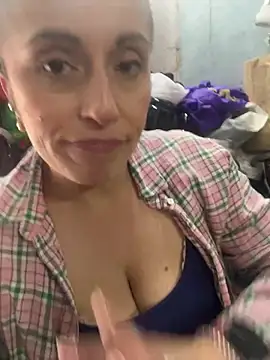 CatalinaSantana83's Live XXX Chat