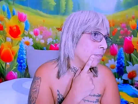 indianroxy's Live XXX Chat