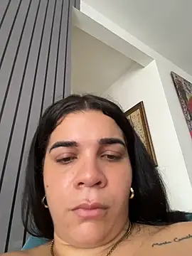 Siri_Luxx Chat XXX in diretta
