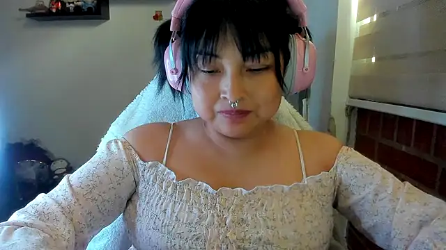 Živý XXX chat Shaddycute_
