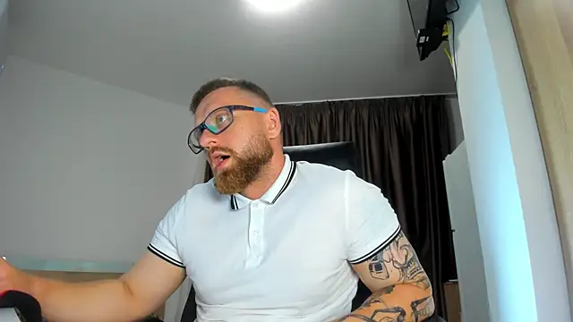 Živý XXX chat Findom_guy