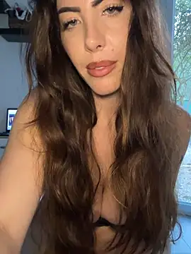 Eyline Adlı Modelin Canlı XXX Sohbeti