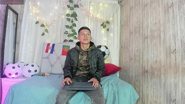 Tony_Zackk Live XXX-Chat