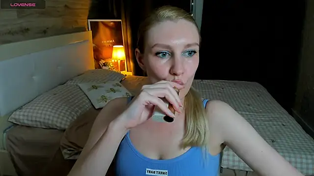 ReginaAmour's Live XXX Chat