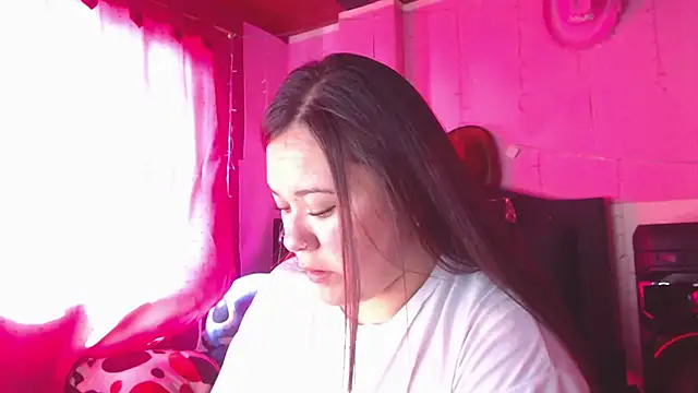 NikkiRous_'s Live XXX Chat
