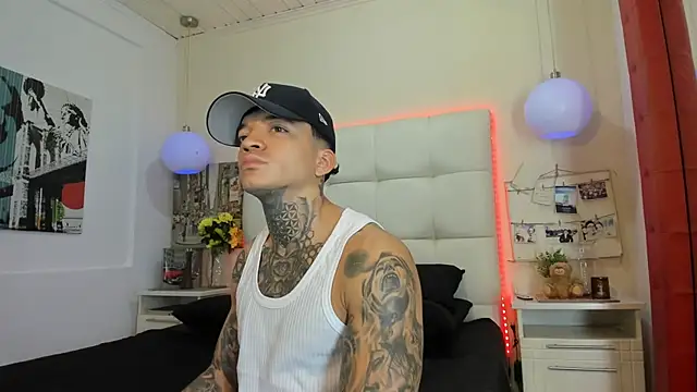 Asthon_Scoth777's Live XXX Chat