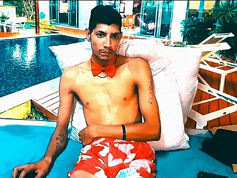 Chat XXX en directo de IndianSavageMale